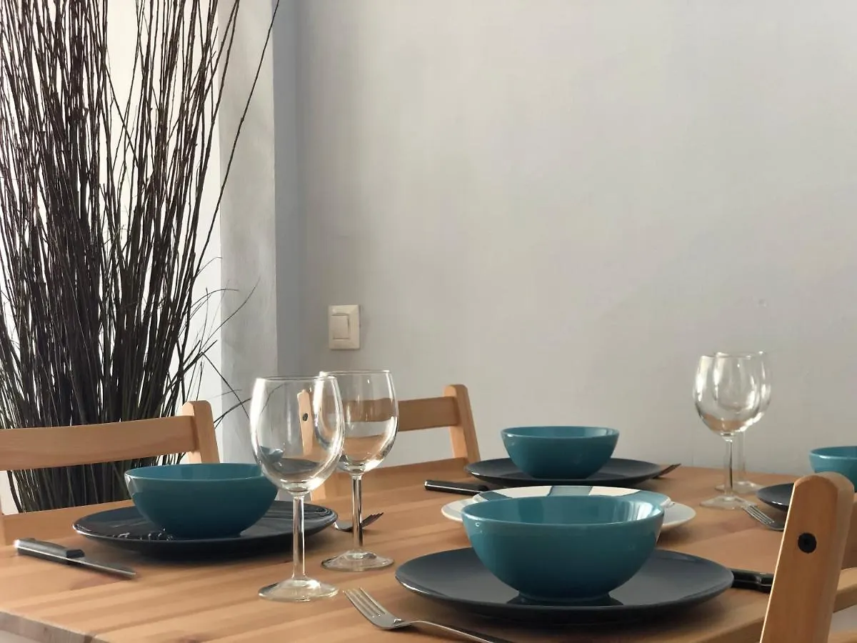Estudio Frente Al Mar إمبوريابرافا 0*,